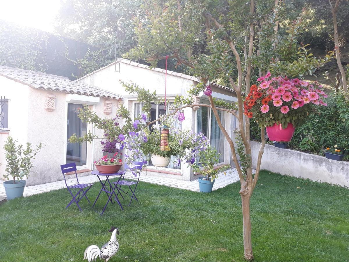 Bed and Breakfast Dans UN JARDIN BB et JACUZZI Mandelieu Exterior foto
