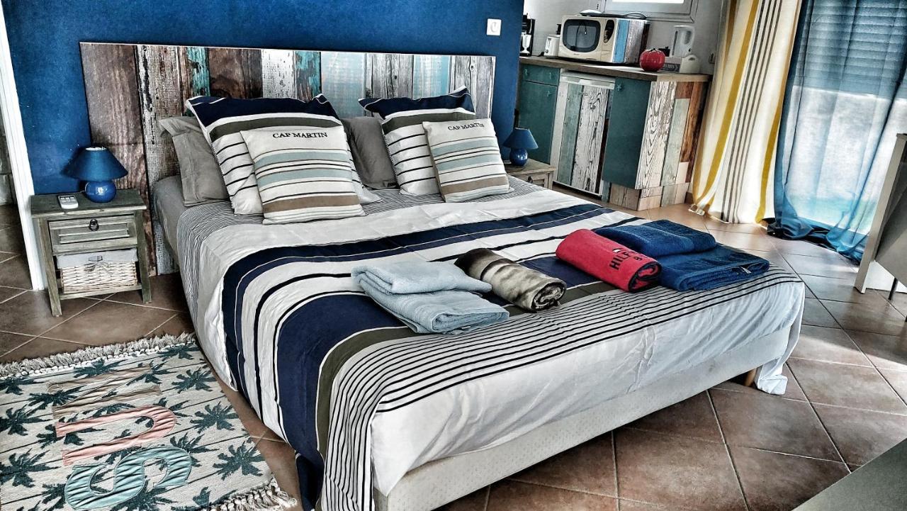 Bed and Breakfast Dans UN JARDIN BB et JACUZZI Mandelieu Exterior foto